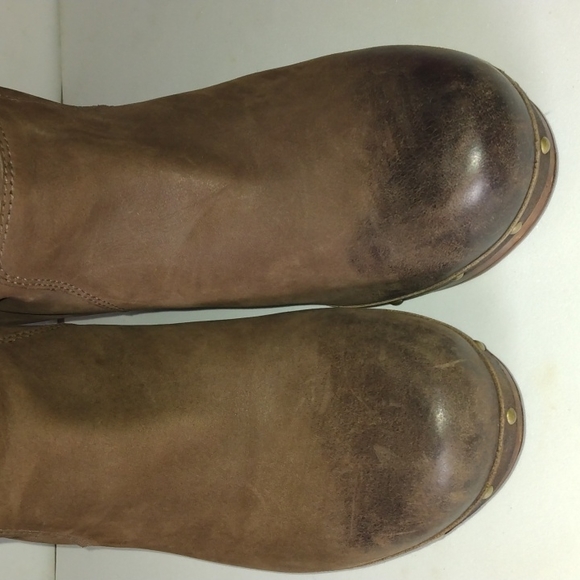 UGG Boots - Picture 6 of 8